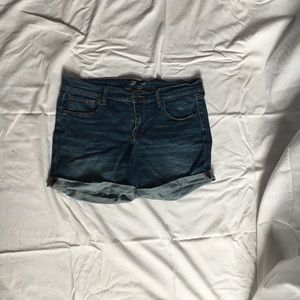 Fitted Jean Short